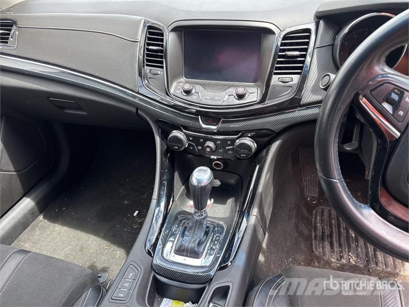 Holden Commodore VF Automobile Легковые автомобили