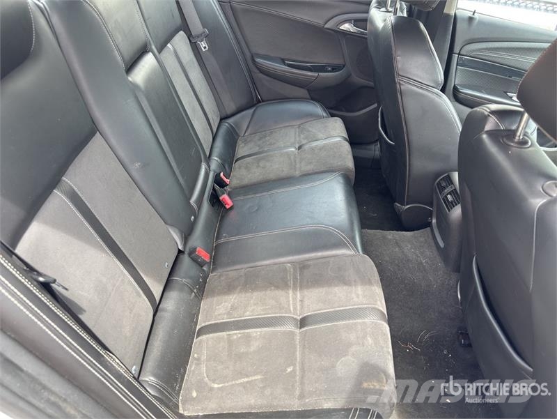 Holden Commodore VF Automobile Легковые автомобили
