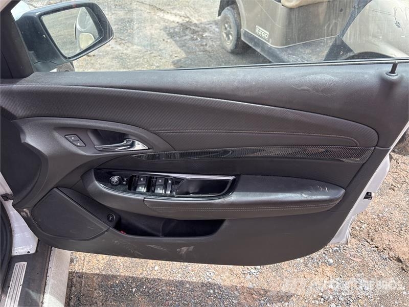 Holden Commodore VF Automobile Легковые автомобили