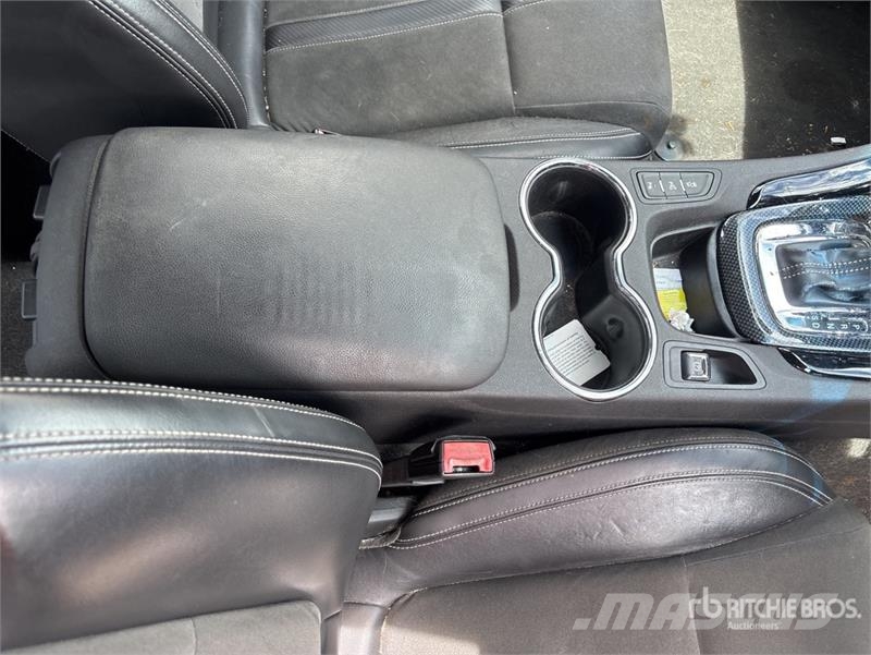 Holden Commodore VF Automobile Легковые автомобили