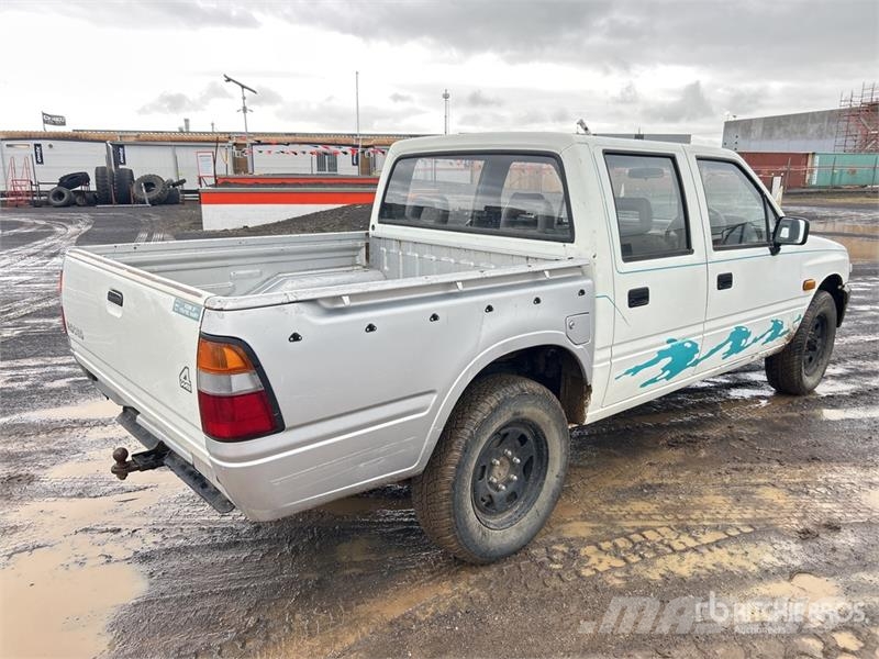 Holden Rodeo TF Series 4x4 Dual Cab Pickup Autre fourgon / utilitaire