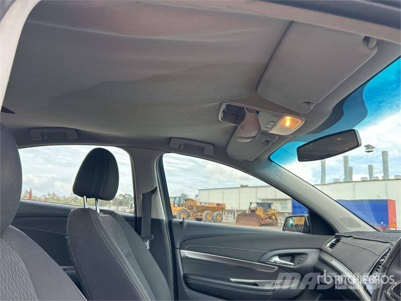 Holden VF Commodore Automobile Automobili