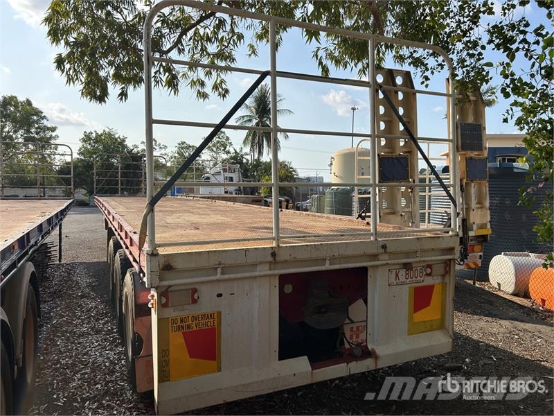 Howard Porter 13.2 m Tri/A Flatbed Trailer مقطوروات مسطحة/مفصلية الجوانب