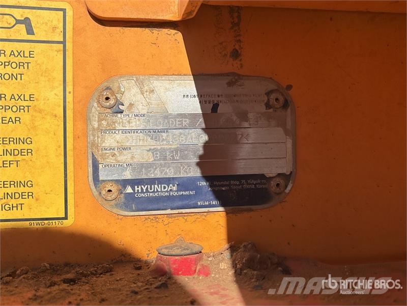 Hyundai HL940 Wheel Loader Gumikerekes homlokrakodók