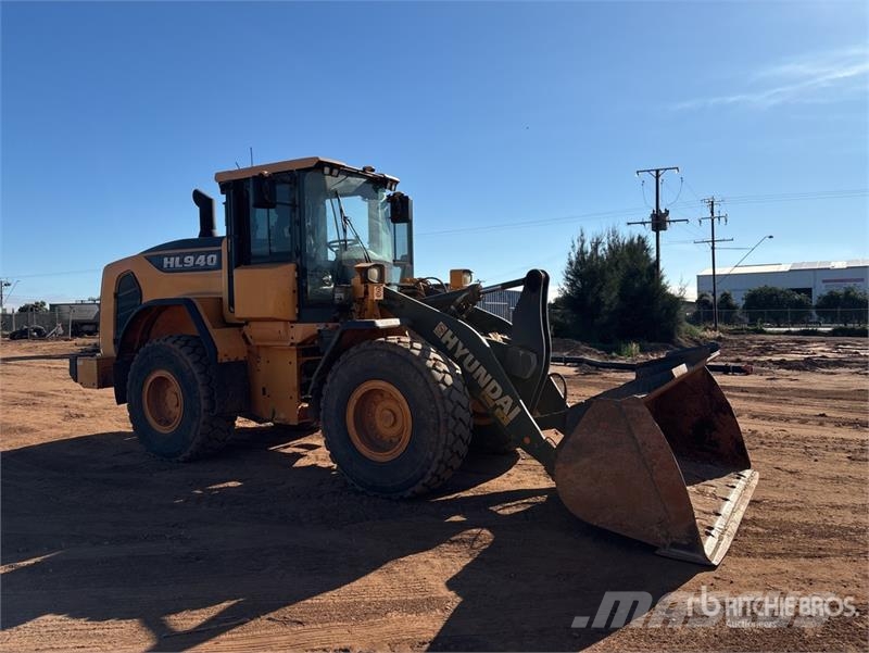 Hyundai HL940 Wheel Loader Gumikerekes homlokrakodók
