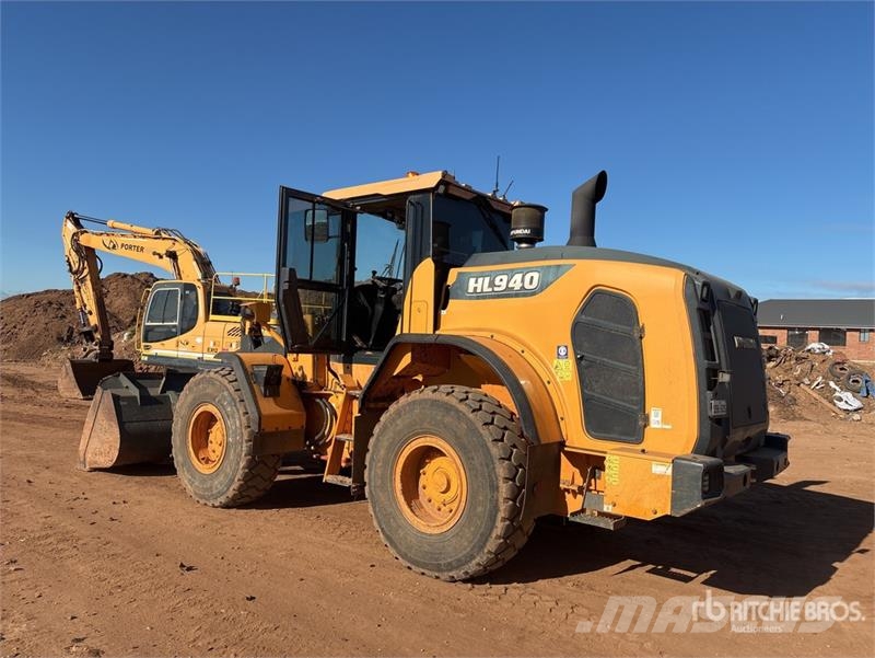 Hyundai HL940 Wheel Loader Gumikerekes homlokrakodók