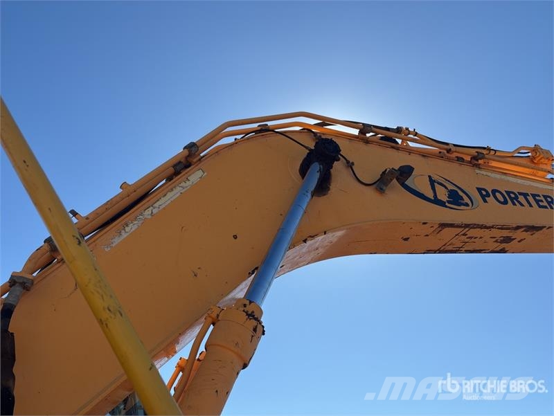 Hyundai Robex 210LC-9 Tracked Excavator Bageri gusjeničari