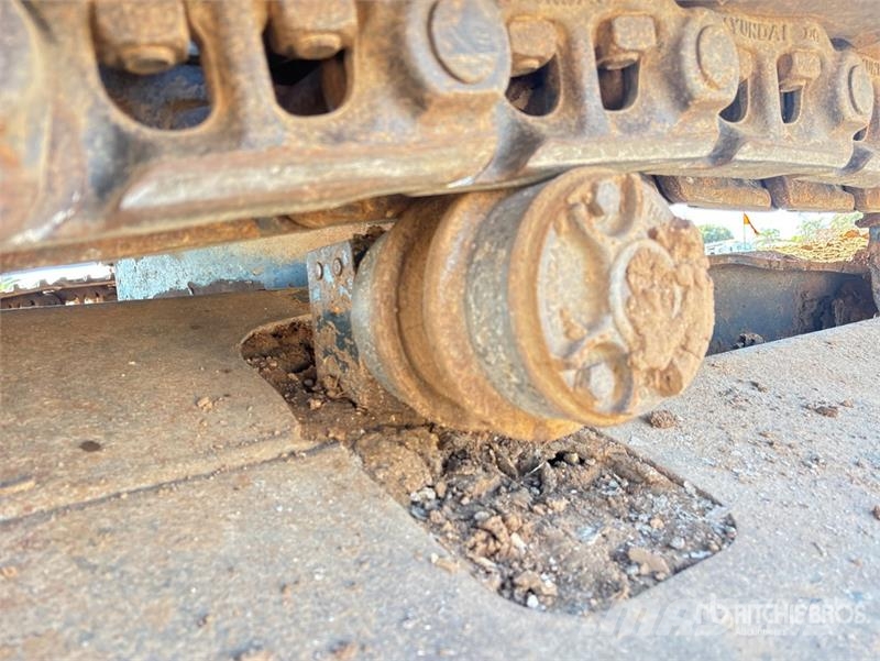 Hyundai Robex 210LC-9 Tracked Excavator Bageri gusjeničari