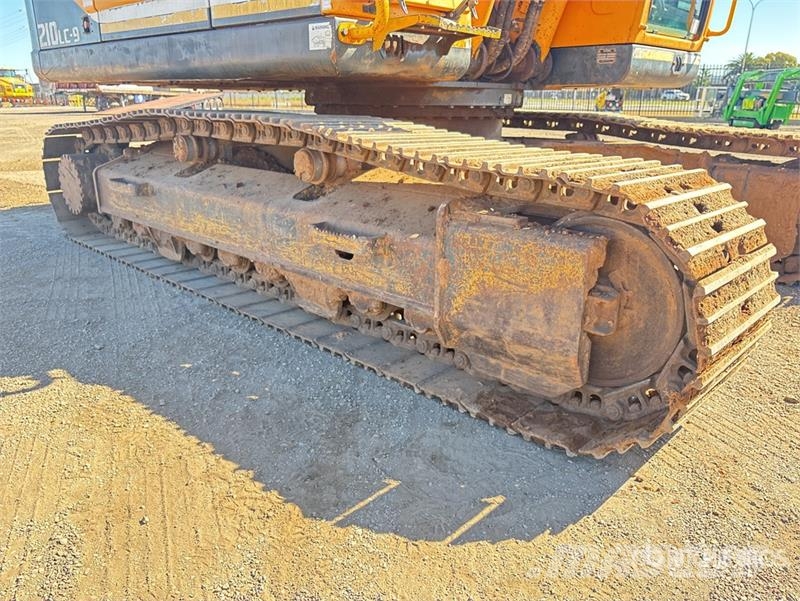 Hyundai Robex 210LC-9 Tracked Excavator Bageri gusjeničari