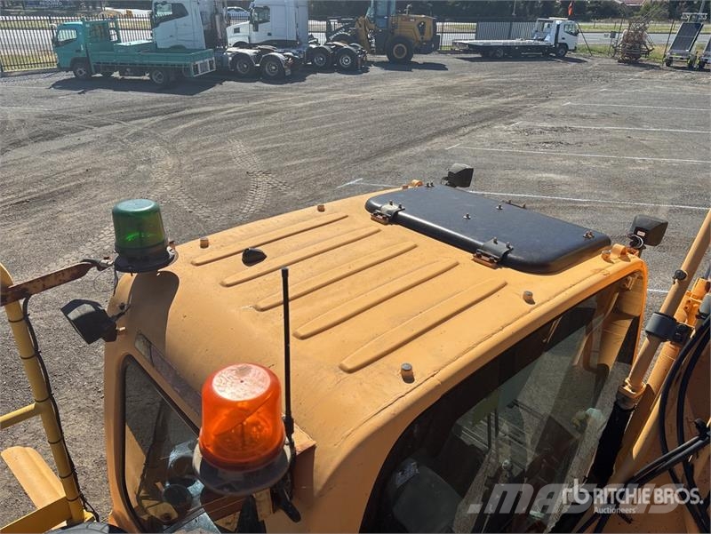 Hyundai Robex 210LC-9 Tracked Excavator Bageri gusjeničari