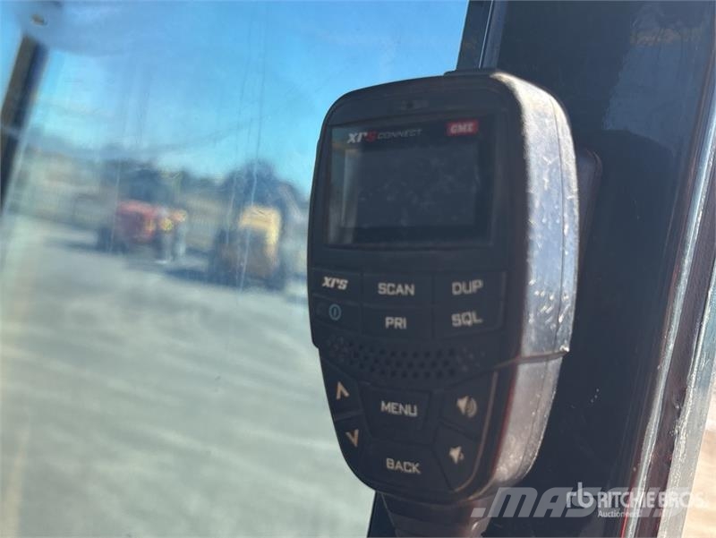 Hyundai Robex 210LC-9 Tracked Excavator Bageri gusjeničari
