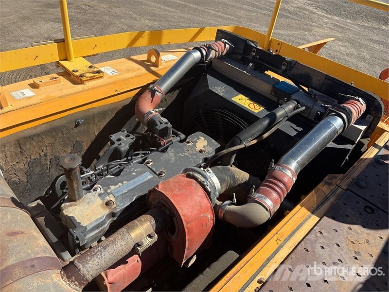 Hyundai Robex 210LC-9 Tracked Excavator Bageri gusjeničari