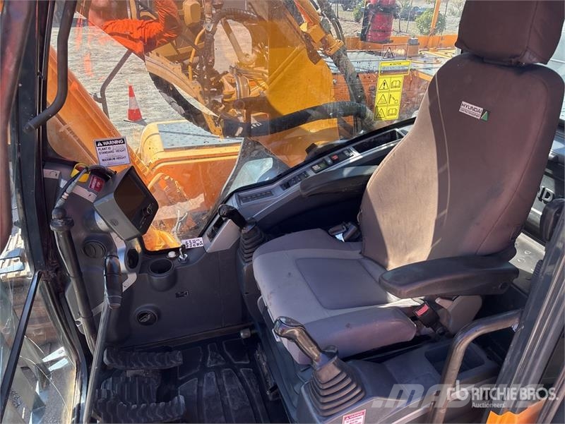 Hyundai Robex 320LC-9 Гусеничні екскаватори