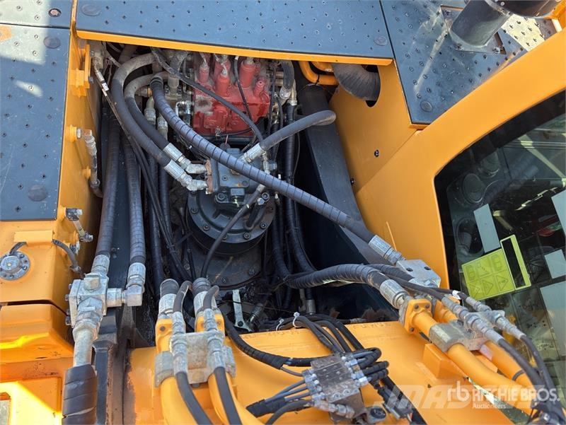 Hyundai Robex 320LC-9 Гусеничні екскаватори