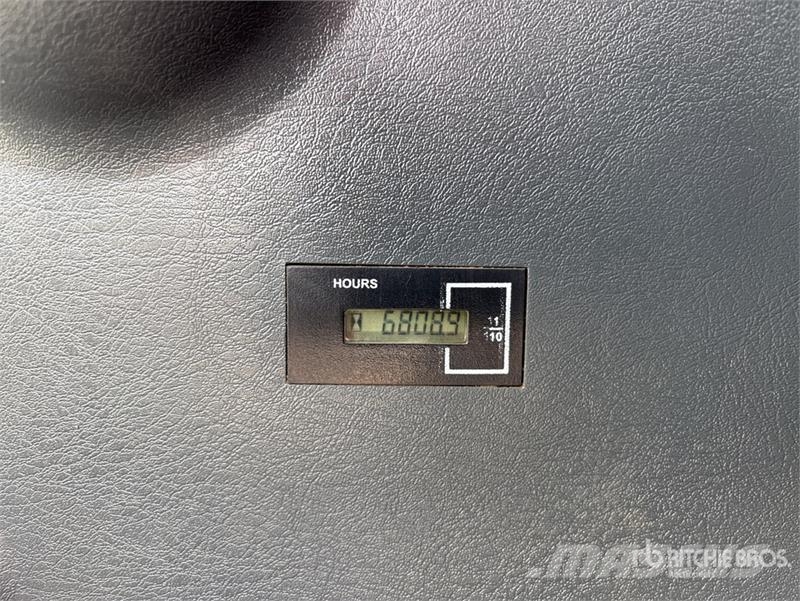 Hyundai Robex 320LC-9 Гусеничні екскаватори