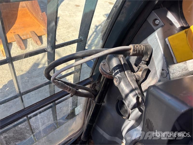 Hyundai Robex 320LC-9 Гусеничні екскаватори