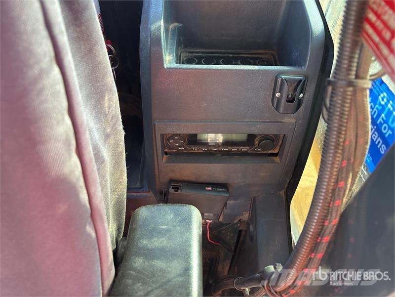 Hyundai Robex 320LC-9 Гусеничні екскаватори
