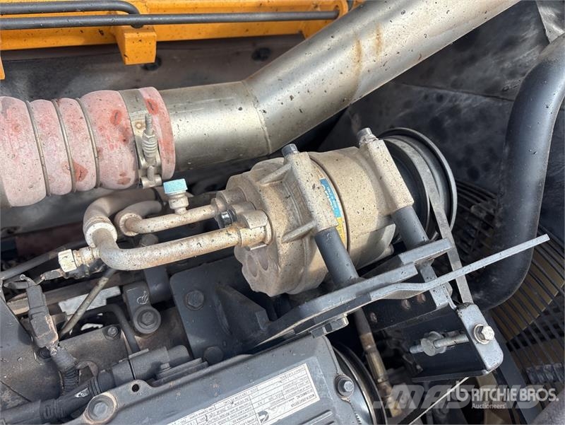 Hyundai Robex 320LC-9 Гусеничні екскаватори