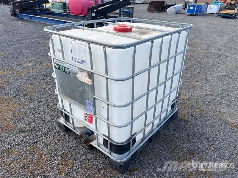 IBC 1000 L Tank Üzemanyag- és adaléktartályok