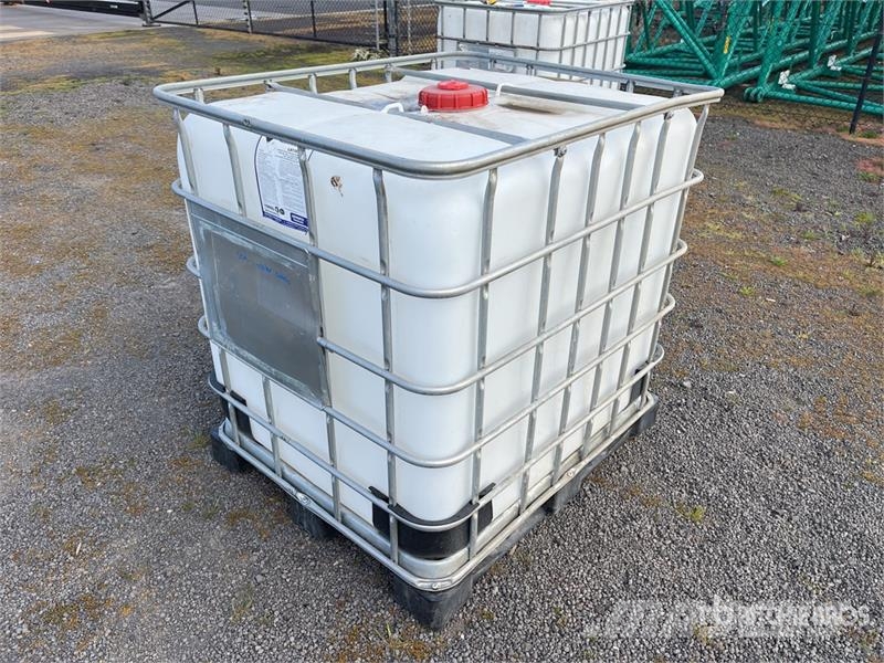 IBC 1000 L Tank Üzemanyag- és adaléktartályok