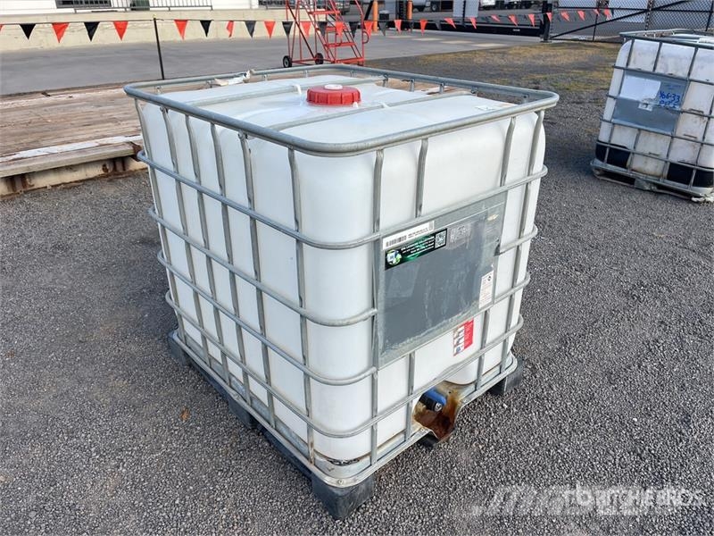 IBC 1000 L Tank Üzemanyag- és adaléktartályok