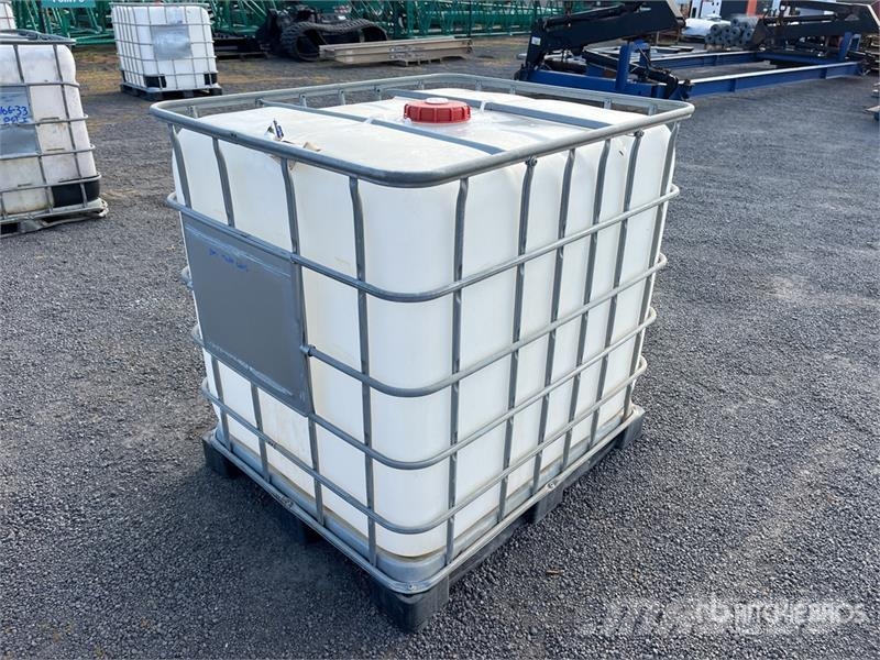 IBC 1000 L Tank Üzemanyag- és adaléktartályok