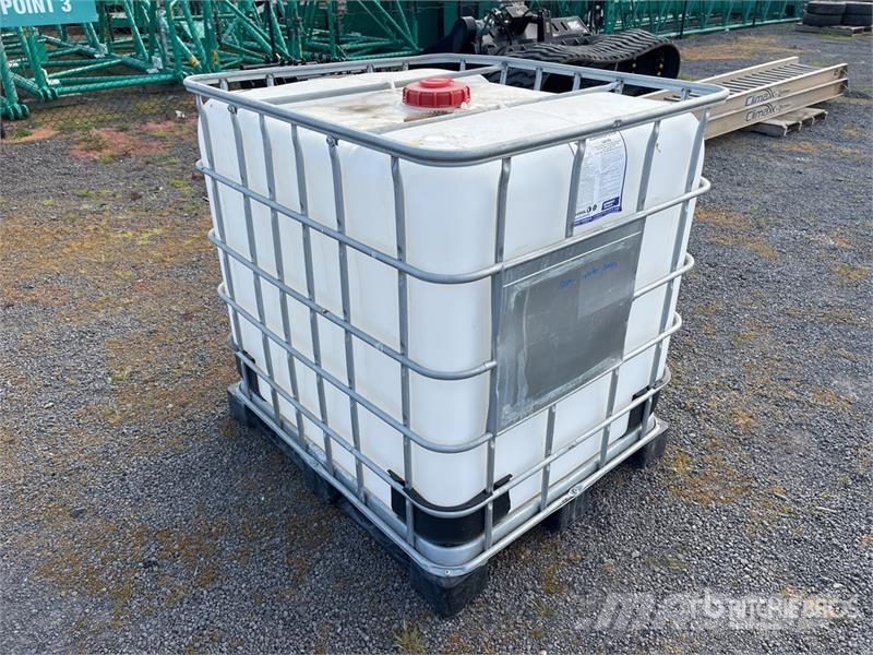 IBC 1000 L Tank Üzemanyag- és adaléktartályok
