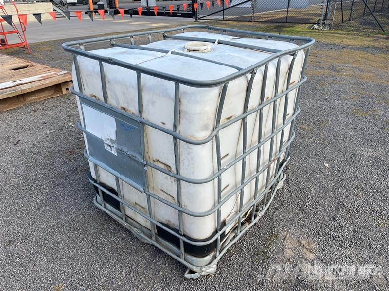 IBC 1000 L Tank Üzemanyag- és adaléktartályok