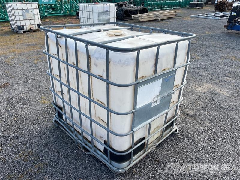 IBC 1000 L Tank Üzemanyag- és adaléktartályok