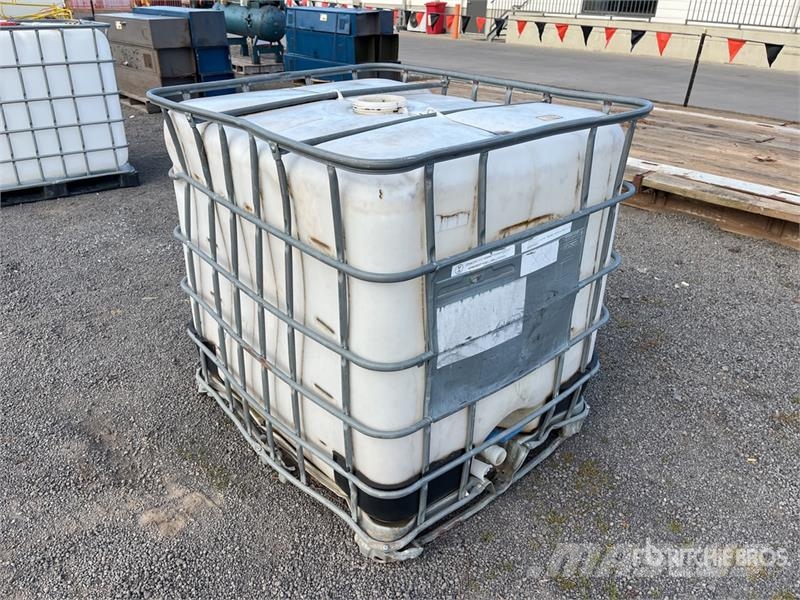 IBC 1000 L Tank Üzemanyag- és adaléktartályok