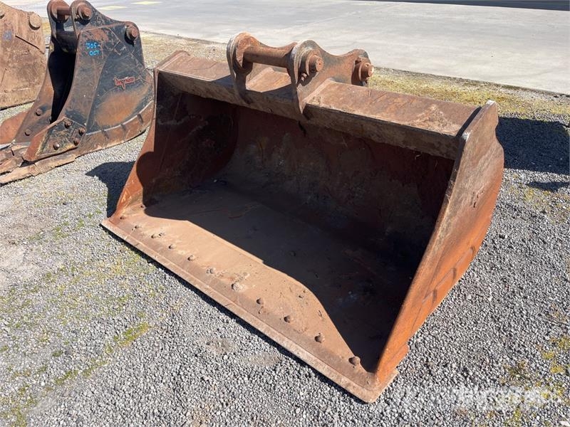 Impact 1750 mm Q/C Cleanup Excavator Bucket دلاء