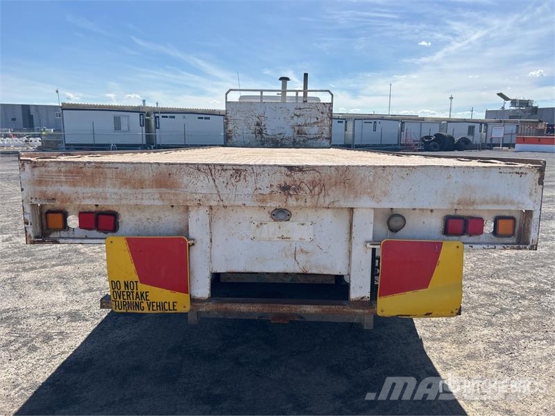 International 6x4 Tilting Flatbed Truck Platós / Ponyvás teherautók