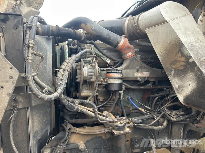 International Eagle 9200L 6x4 T/A Dump Truck 自卸式货车