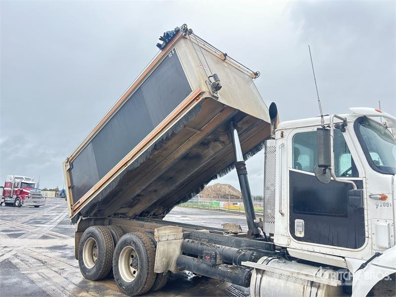 International Eagle 9200L 6x4 T/A Dump Truck 自卸式货车