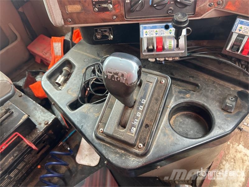 International Eagle 9200L 6x4 T/A Dump Truck 自卸式货车
