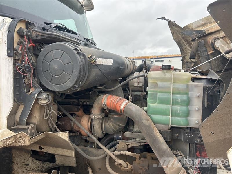 International Eagle 9200L 6x4 T/A Dump Truck 自卸式货车