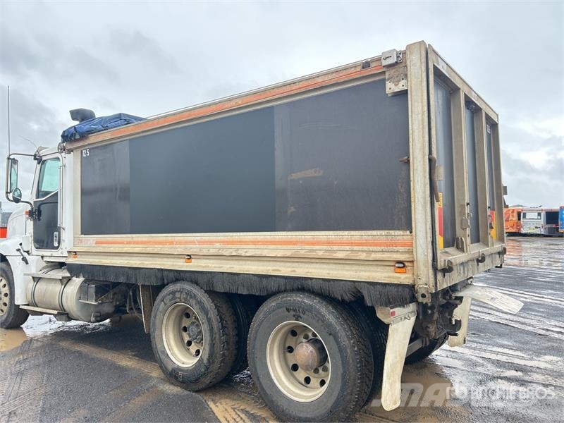 International Eagle 9200L 6x4 T/A Dump Truck 自卸式货车