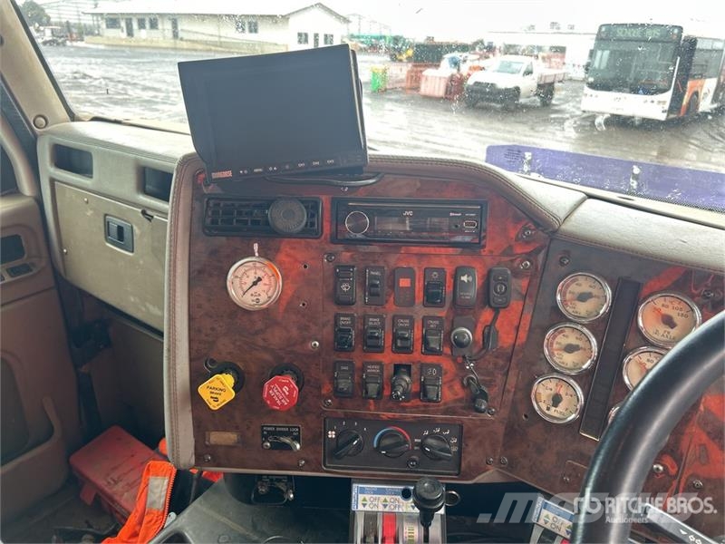 International Eagle 9200L 6x4 T/A Dump Truck 自卸式货车