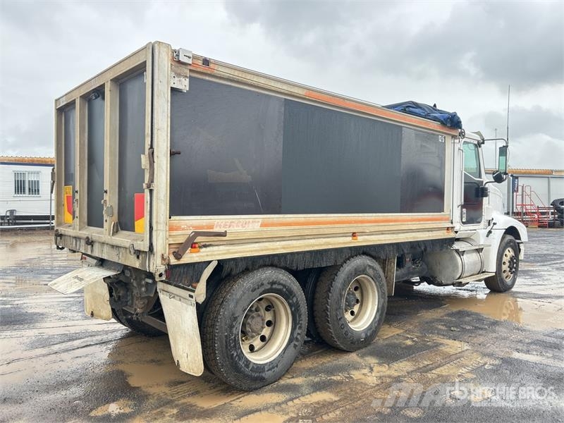 International Eagle 9200L 6x4 T/A Dump Truck 自卸式货车