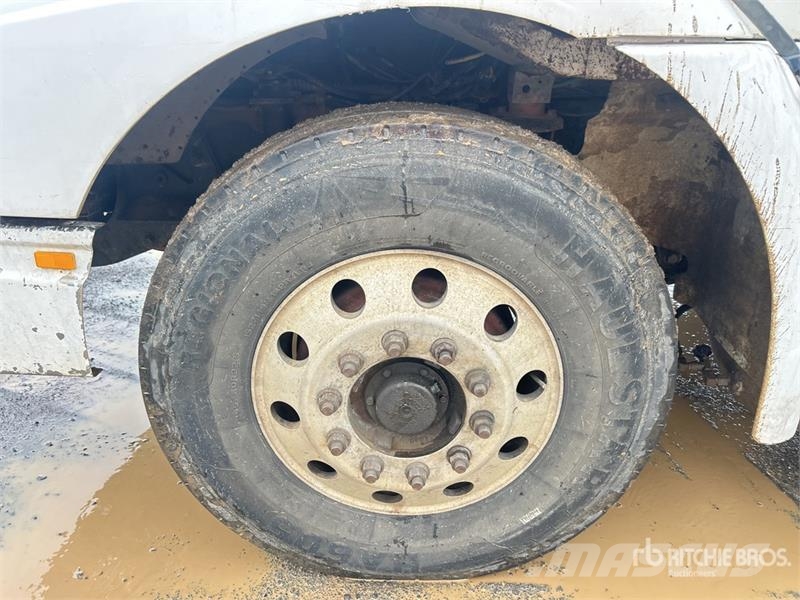 International Eagle 9200L 6x4 T/A Dump Truck 自卸式货车