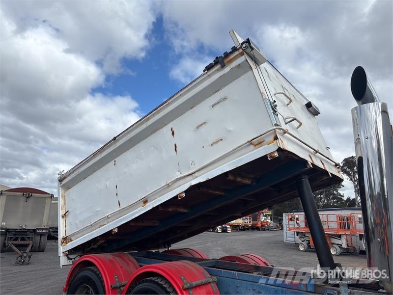 International Transtar 6x4 T/A Dump Truck Pašizgāzējs