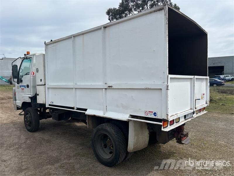 Isuzu 300 4x2 S/A Dump Truck Savivarčiai