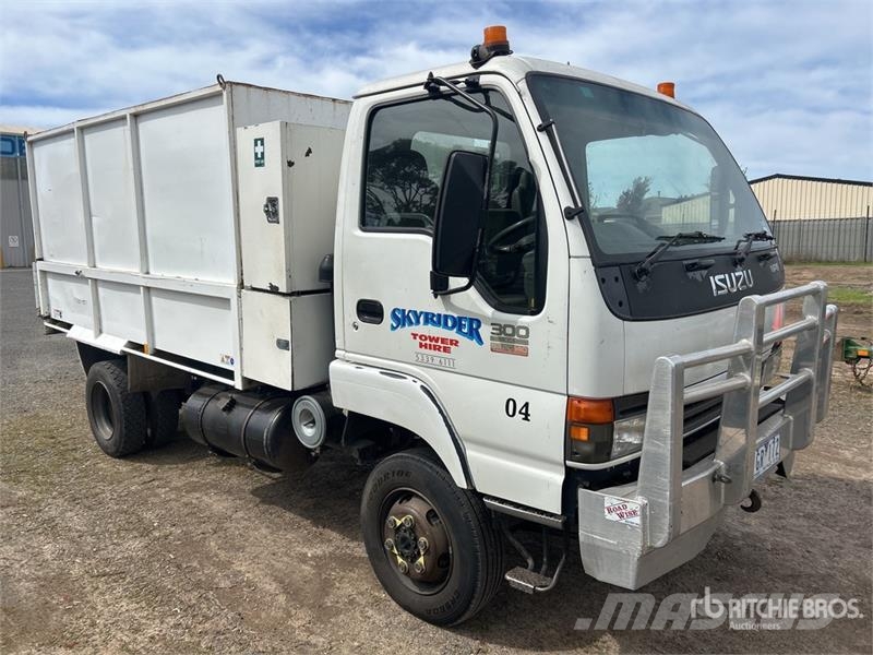 Isuzu 300 4x2 S/A Dump Truck Savivarčiai
