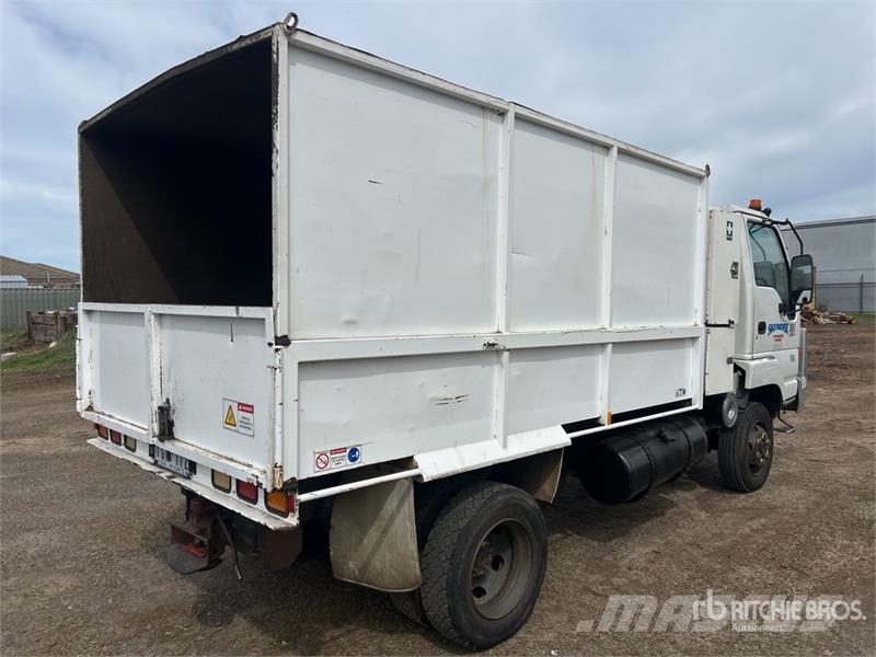Isuzu 300 4x2 S/A Dump Truck Savivarčiai