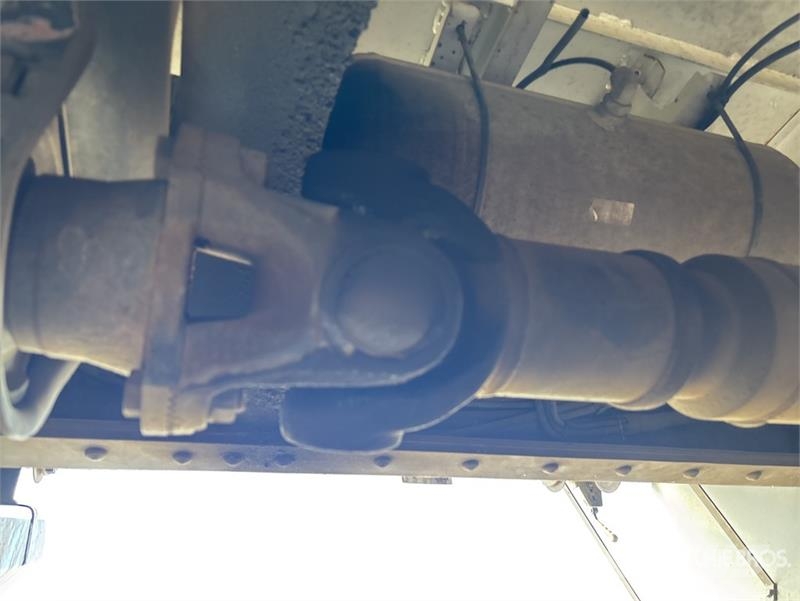 Isuzu CXY 455 6x4 Curtain Side Truck Elhúzható ponyvás