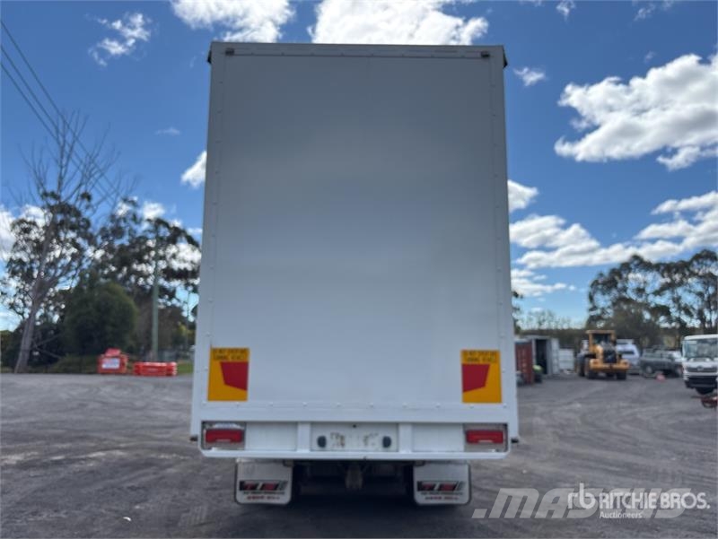 Isuzu CXY 455 6x4 Curtain Side Truck Elhúzható ponyvás