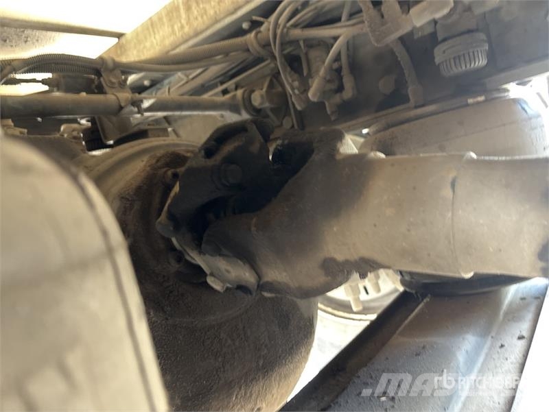Isuzu CXY 455 6x4 Curtain Side Truck Elhúzható ponyvás