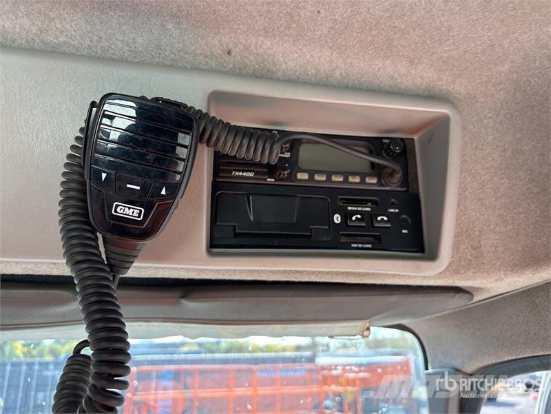 Isuzu CXY 455 6x4 Curtain Side Truck Elhúzható ponyvás