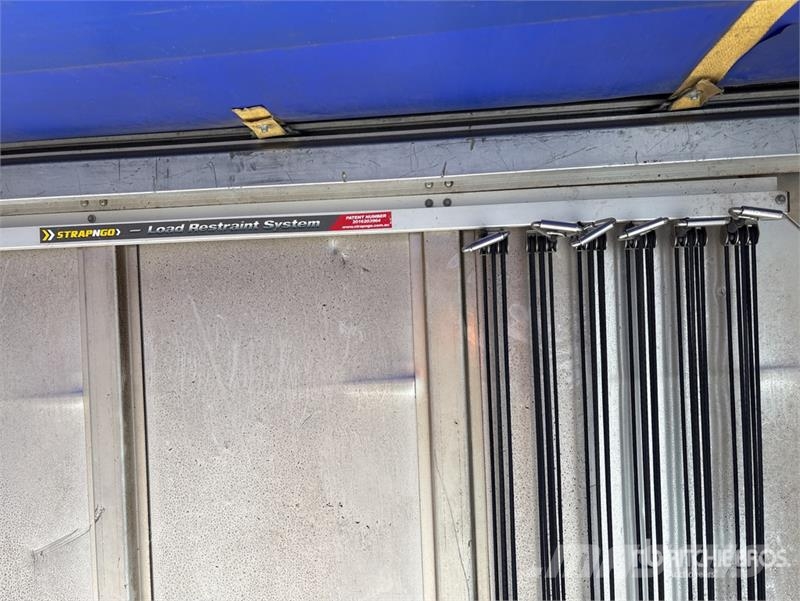 Isuzu CXY 455 6x4 Curtain Side Truck Elhúzható ponyvás