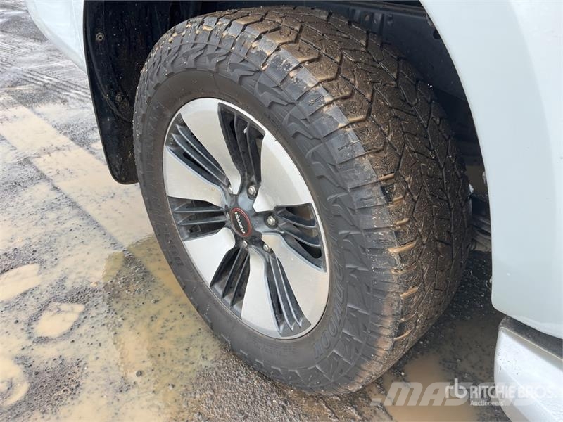 Isuzu D-Max 4x2 Dual Cab Pickup Ostalo